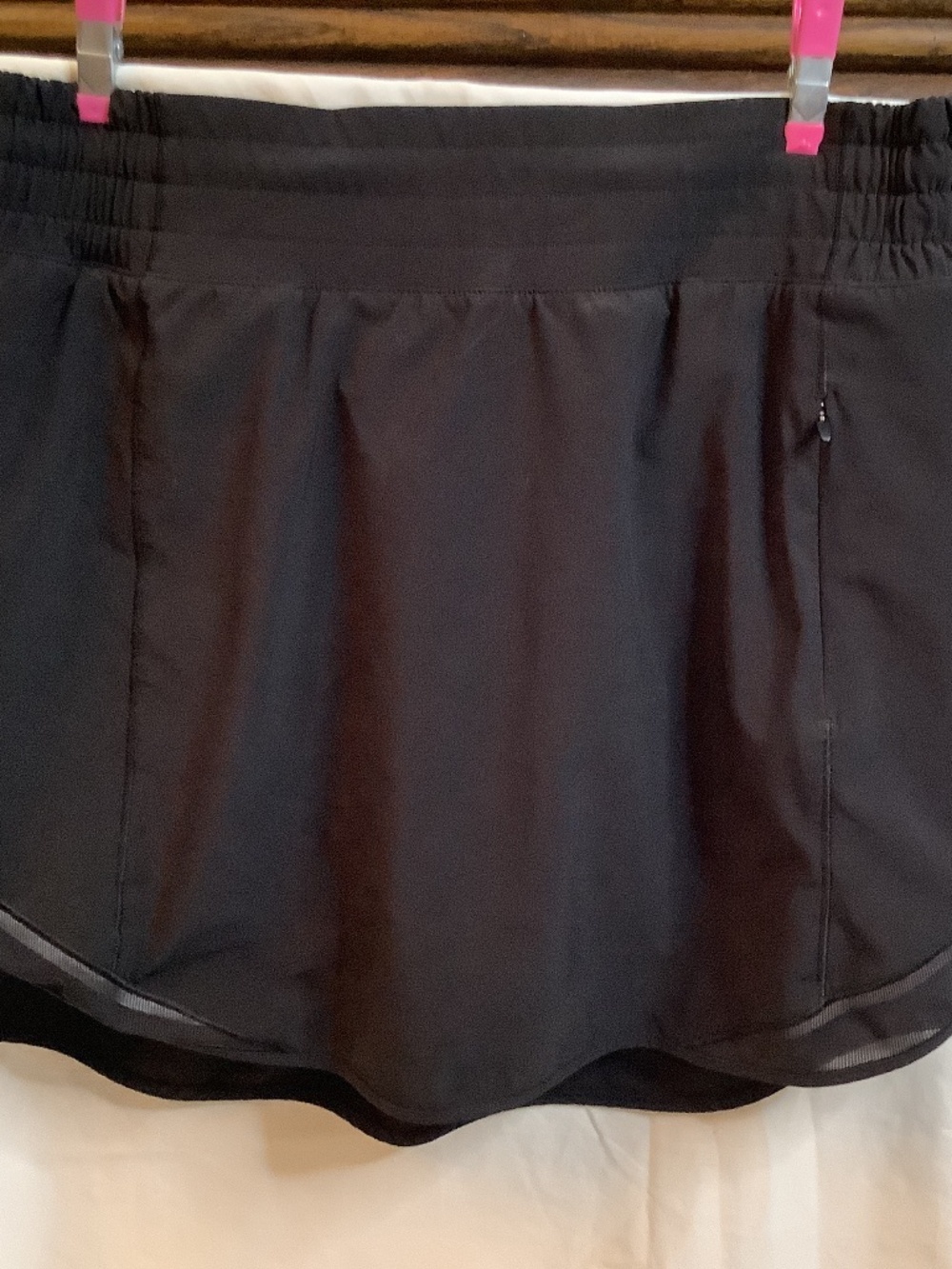 EUC Lululemon Black Hotty hot skirt/ skirt sz. 6